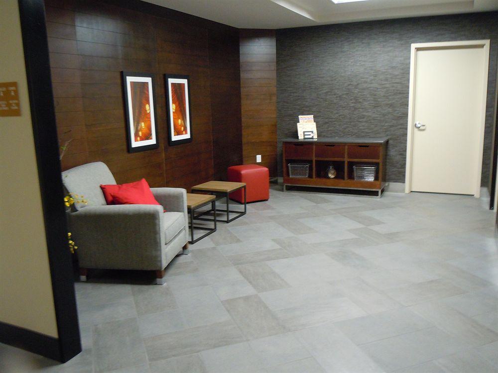 Four Points By Sheraton Edmundston Hotel & Conference Center Esterno foto