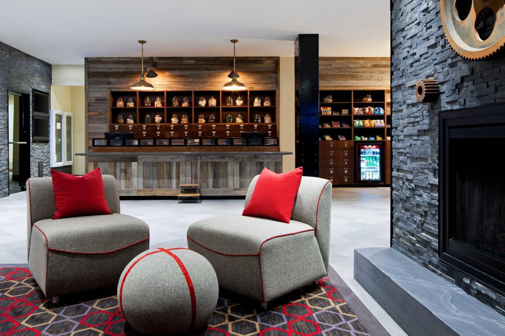 Four Points By Sheraton Edmundston Hotel & Conference Center Esterno foto