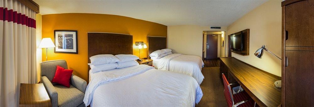 Four Points By Sheraton Edmundston Hotel & Conference Center Esterno foto